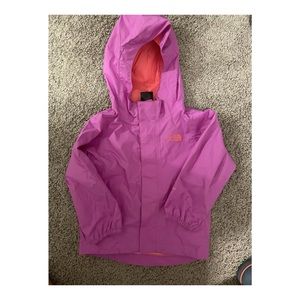 Size 2t north face windbreaker